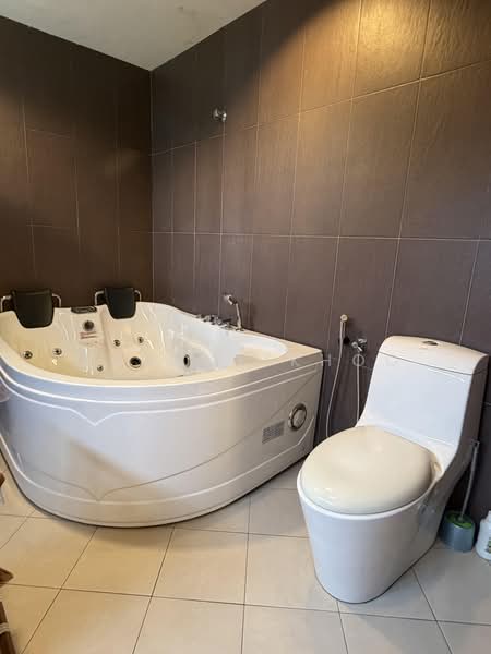 Rumah Teres 3-Tingkat untuk Dijual di Taman Bukit Seputeh (Seputeh) - Joanne Khoo - Bathroom - PropertyGuru.com.my