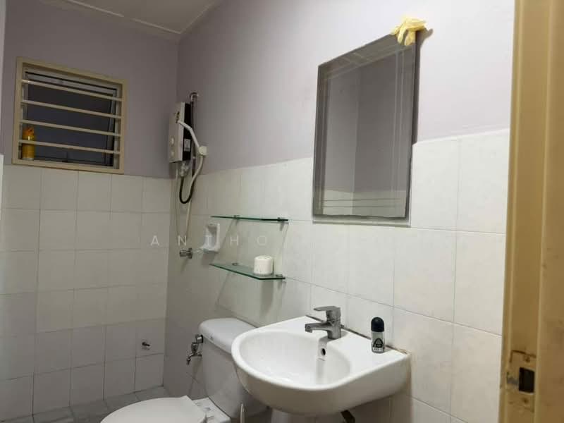 Pangsapuri untuk Disewa di Jalil Damai Apartments - Anthony Ho - Bathroom - PropertyGuru.com.my
