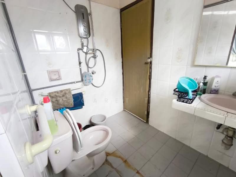 Bungalow House untuk Dijual di Shah Alam (Selangor) - Margaret Than - Bathroom - PropertyGuru.com.my