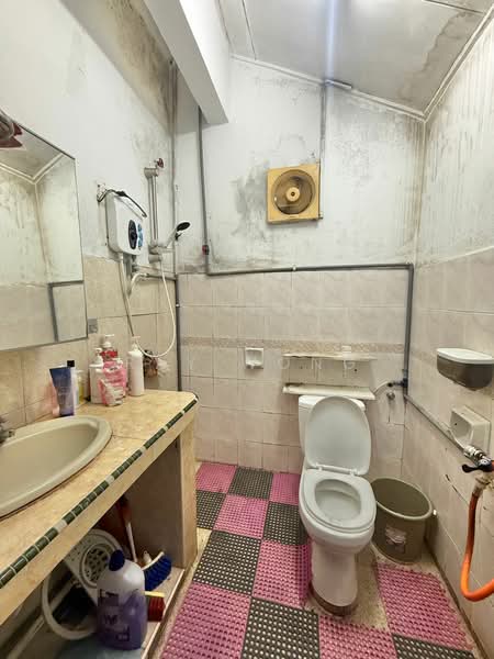 2-storey Terraced House for Sale in Johor Bahru (Johor) - Ray Wong - Bathroom - PropertyGuru.com.my
