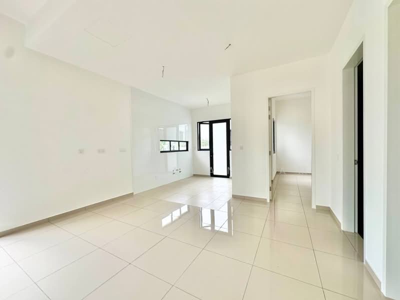 Semi-Detached House for Sale in Telok Panglima Garang (Selangor) - Mala Palanisamy - Living Room - PropertyGuru.com.my
