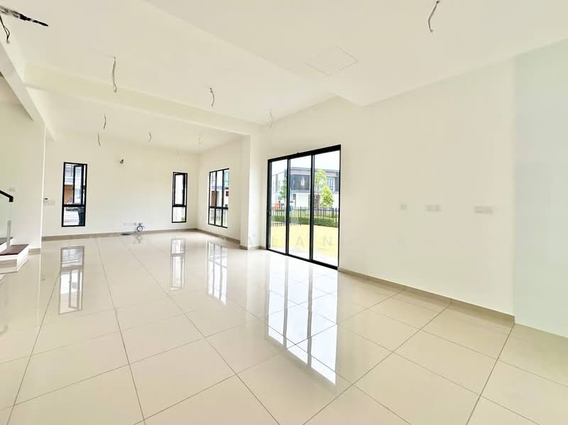 Semi-Detached House for Sale in Telok Panglima Garang (Selangor) - Mala Palanisamy - Living Room - PropertyGuru.com.my