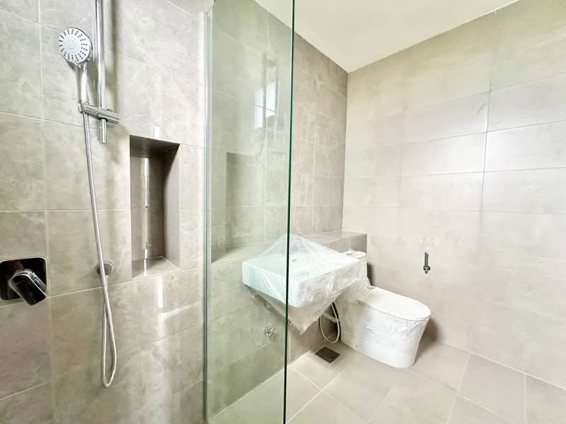 Semi-Detached House for Sale in Telok Panglima Garang (Selangor) - Mala Palanisamy - Bathroom - PropertyGuru.com.my