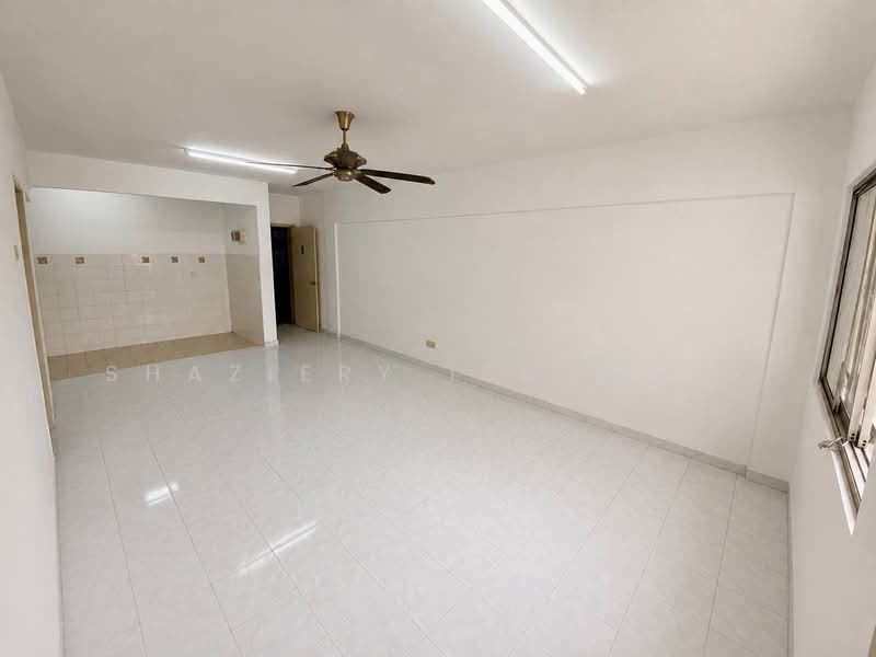 Apartment for Sale at Pangsapuri Subang Suria - Shaziery Iskandar - Living Room - PropertyGuru.com.my