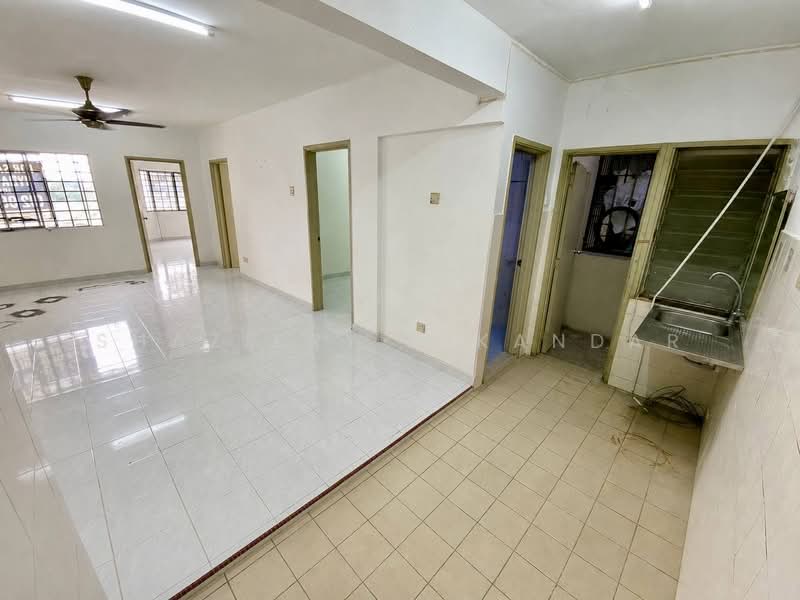 Apartment for Sale at Pangsapuri Subang Suria - Shaziery Iskandar - PropertyGuru.com.my