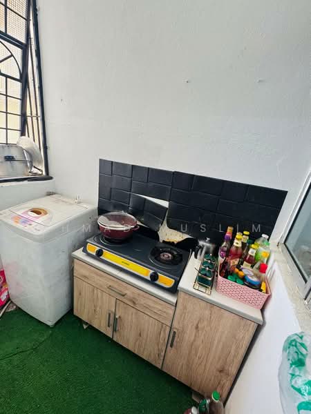 Apartment for Sale at Sri Wira Rivera Rise - Ahmad Muslim - Kitchen - PropertyGuru.com.my