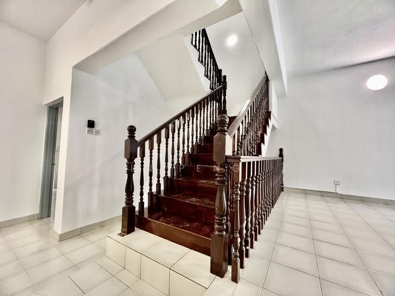 2-storey Terraced House for Rent in Taman Tun Dr Ismail (Kuala Lumpur) - Yin Peng . - Stair - PropertyGuru.com.my
