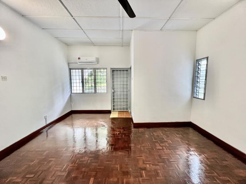 2-storey Terraced House for Rent in Taman Tun Dr Ismail (Kuala Lumpur) - Yin Peng . - Bedroom - PropertyGuru.com.my