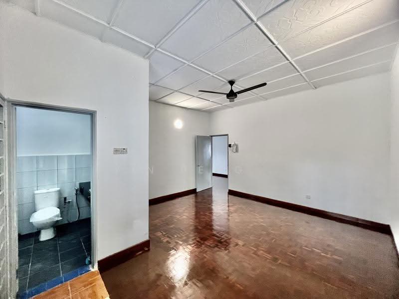 2-storey Terraced House for Rent in Taman Tun Dr Ismail (Kuala Lumpur) - Yin Peng . - Bedroom - PropertyGuru.com.my