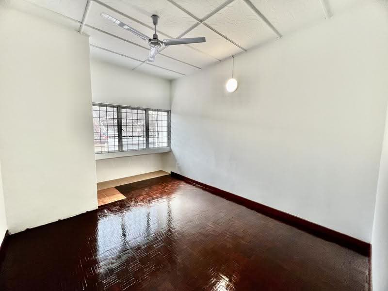 2-storey Terraced House for Rent in Taman Tun Dr Ismail (Kuala Lumpur) - Yin Peng . - Bedroom - PropertyGuru.com.my