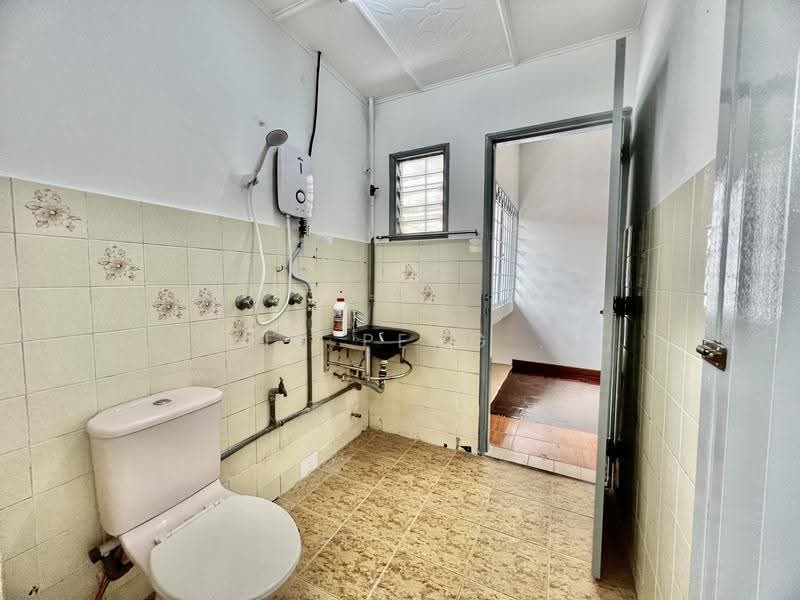 2-storey Terraced House for Rent in Taman Tun Dr Ismail (Kuala Lumpur) - Yin Peng . - Bathroom - PropertyGuru.com.my