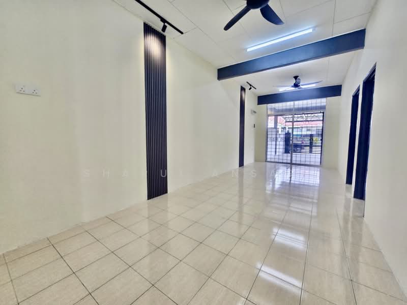 Rumah Teres 1-Tingkat untuk Dijual di Taman Desa Pd (Linggi) - Sharul Ansari - Living Room - PropertyGuru.com.my