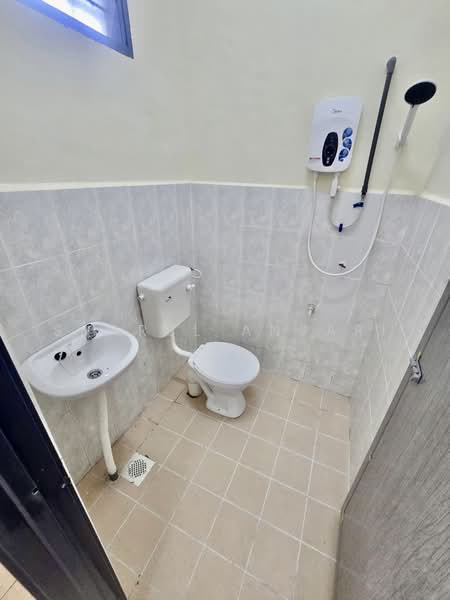 Rumah Teres 1-Tingkat untuk Dijual di Taman Desa Pd (Linggi) - Sharul Ansari - Bathroom - PropertyGuru.com.my