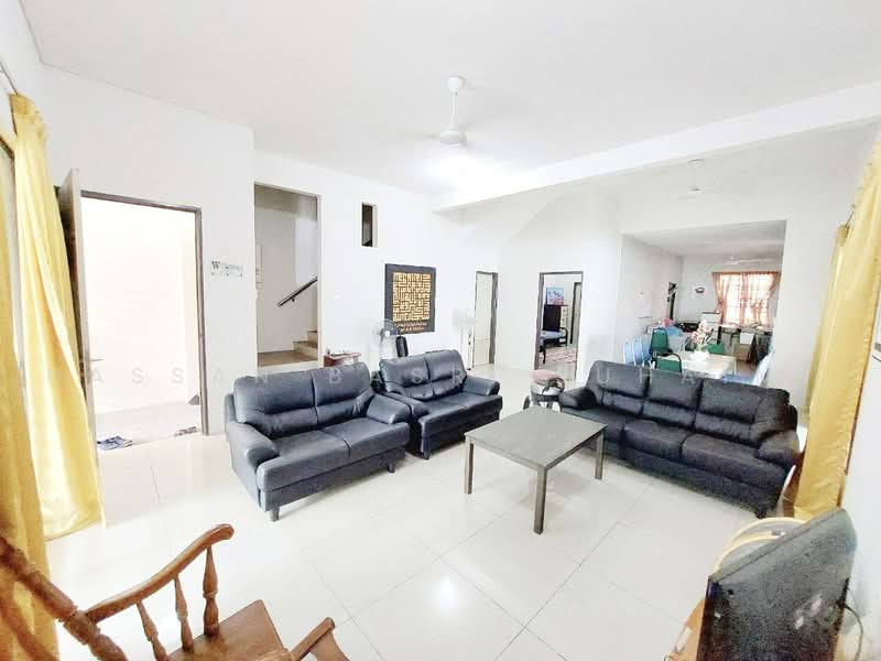 Rumah Teres untuk Dijual di Nada Alam (Pajam) - Hassan Basri Suhaimi - Living Room - PropertyGuru.com.my