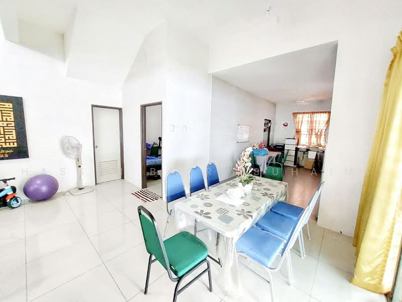 Rumah Teres untuk Dijual di Nada Alam (Pajam) - Hassan Basri Suhaimi - Dining Room - PropertyGuru.com.my