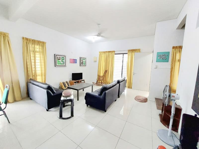 Rumah Teres untuk Dijual di Nada Alam (Pajam) - Hassan Basri Suhaimi - Living Room - PropertyGuru.com.my
