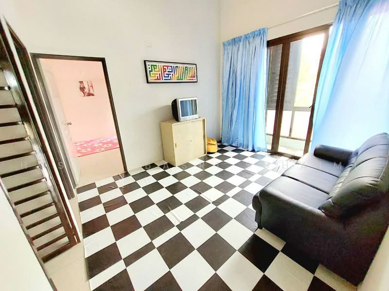 Rumah Teres untuk Dijual di Nada Alam (Pajam) - Hassan Basri Suhaimi - Living Room - PropertyGuru.com.my