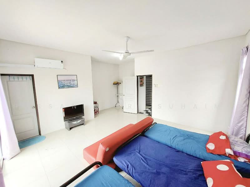 Rumah Teres untuk Dijual di Nada Alam (Pajam) - Hassan Basri Suhaimi - Living Room - PropertyGuru.com.my