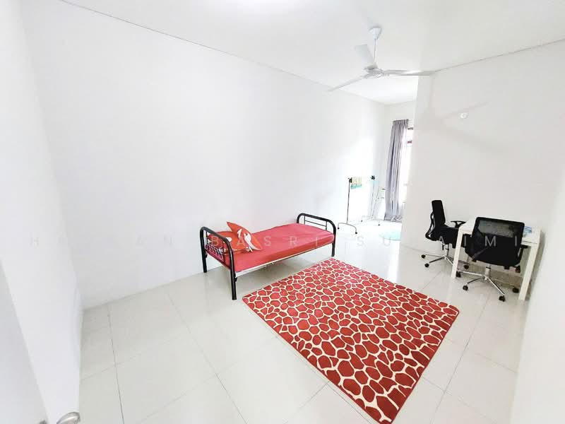 Rumah Teres untuk Dijual di Nada Alam (Pajam) - Hassan Basri Suhaimi - Bedroom - PropertyGuru.com.my