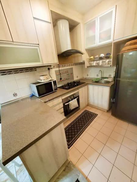 Pangsapuri untuk Dijual di Ascadia Lake View Apartment - Ahmad Muslim - Kitchen - PropertyGuru.com.my