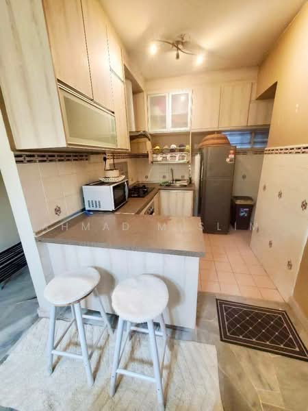 Pangsapuri untuk Dijual di Ascadia Lake View Apartment - Ahmad Muslim - Kitchen - PropertyGuru.com.my