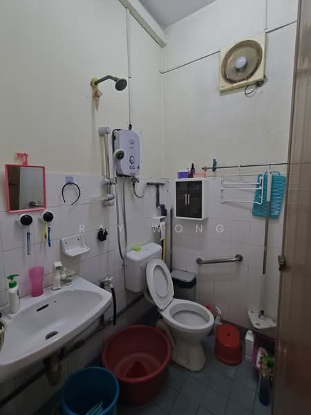 Semi-Detached House for Sale in Johor Bahru (Johor) - Ray Wong - Bathroom - PropertyGuru.com.my