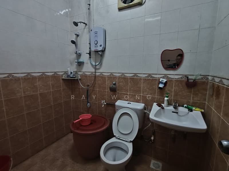 Semi-Detached House for Sale in Johor Bahru (Johor) - Ray Wong - Bathroom - PropertyGuru.com.my