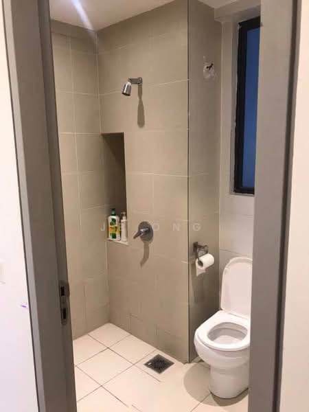 Kediaman Servis untuk Dijual di Residences @ 1 Tebrau - JE ONG - Bathroom - PropertyGuru.com.my