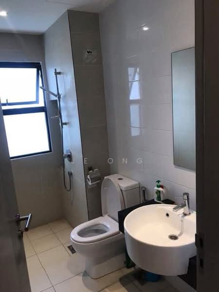 Kediaman Servis untuk Dijual di Residences @ 1 Tebrau - JE ONG - Bathroom - PropertyGuru.com.my