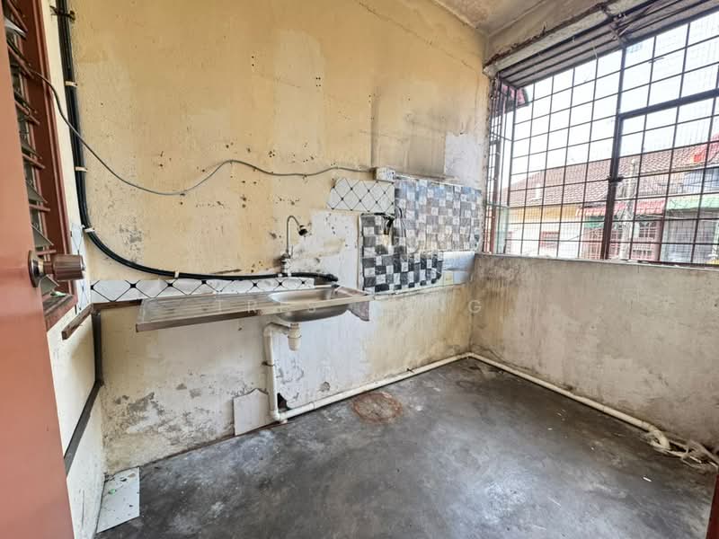 Rumah Bandar untuk Disewa di Rawang Putra (Rawang) - Tris Jong - Kitchen - PropertyGuru.com.my