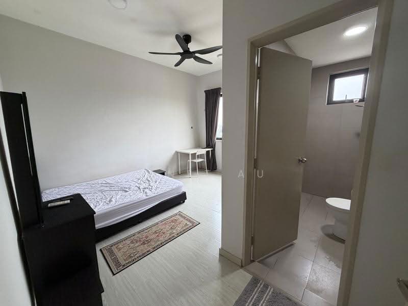 Kondominium untuk Disewa di The Haute Gurney - Janet Au - Bedroom - PropertyGuru.com.my