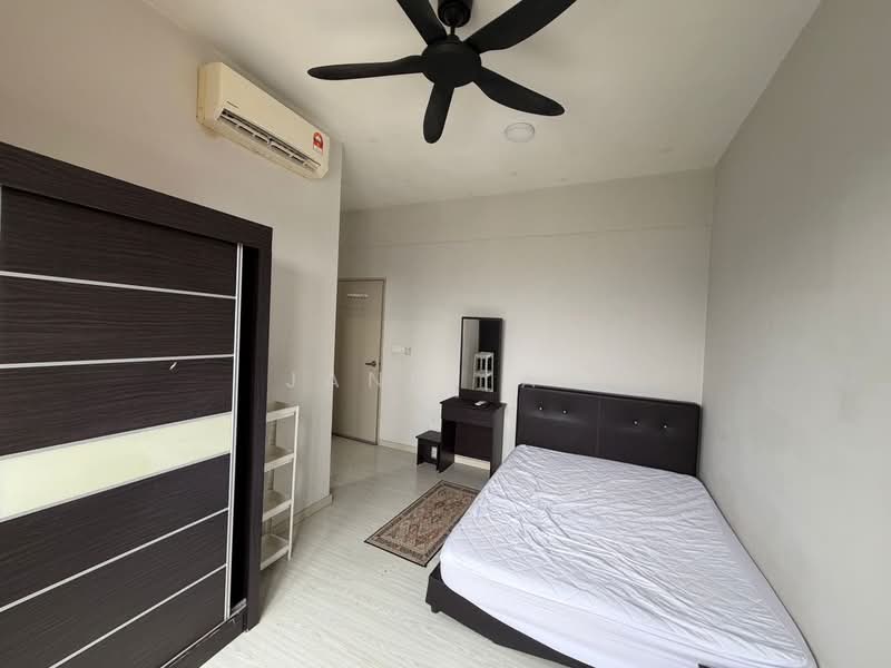 Kondominium untuk Disewa di The Haute Gurney - Janet Au - Bedroom - PropertyGuru.com.my