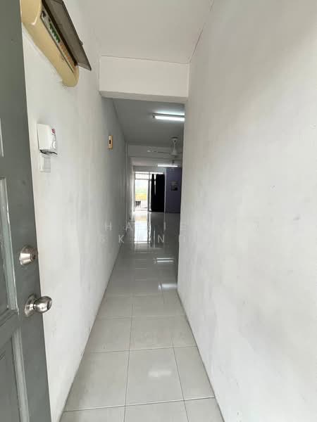 Apartment for Sale at Ria Apartment - Shaziery Iskandar - Corridor - PropertyGuru.com.my