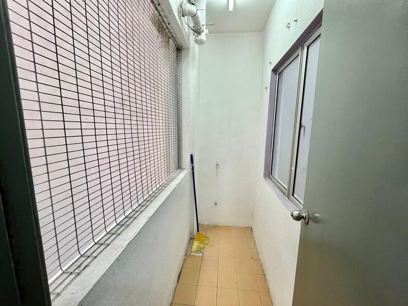 Apartment for Sale at Ria Apartment - Shaziery Iskandar - Balcony - PropertyGuru.com.my