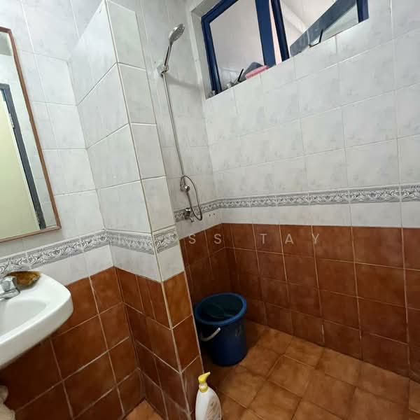 Pangsapuri untuk Dijual di Aster Court - Alviss Tay - Bathroom - PropertyGuru.com.my