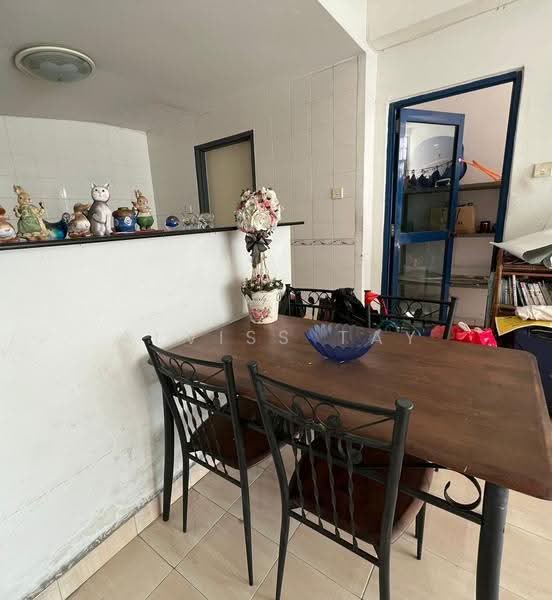 Pangsapuri untuk Dijual di Aster Court - Alviss Tay - Dining Room - PropertyGuru.com.my