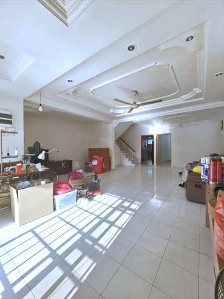 Rumah Teres 2-Tingkat untuk Dijual di Taman Desa Cemerlang (Ulu Tiram) - Karl Lim - Living Room - PropertyGuru.com.my