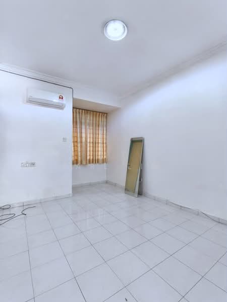 Rumah Teres 2-Tingkat untuk Dijual di Taman Desa Cemerlang (Ulu Tiram) - Karl Lim - Interior - PropertyGuru.com.my