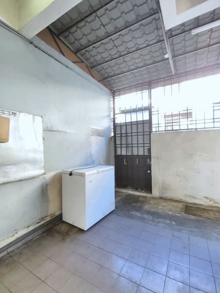Rumah Teres 2-Tingkat untuk Dijual di Taman Desa Cemerlang (Ulu Tiram) - Karl Lim - Exterior - PropertyGuru.com.my