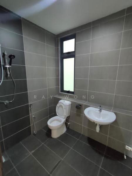 Service Residence for Sale at 8Scape Residence @ Sutera - Ray Wong - Bathroom - PropertyGuru.com.my