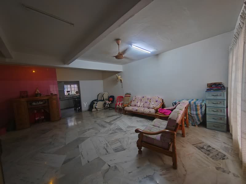 Terraced House for Sale in Bandar Country Homes (Rawang) - Yean Ma - Living Room - PropertyGuru.com.my