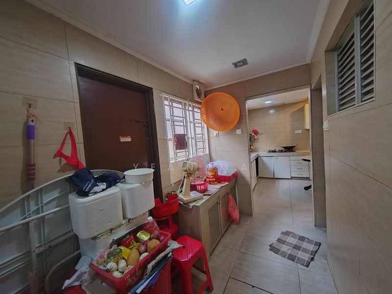Terraced House for Sale in Bandar Country Homes (Rawang) - Yean Ma - Kitchen - PropertyGuru.com.my