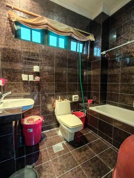 Semi-Detached House for Sale in Johor Bahru (Johor) - Ray Wong - Bathroom - PropertyGuru.com.my