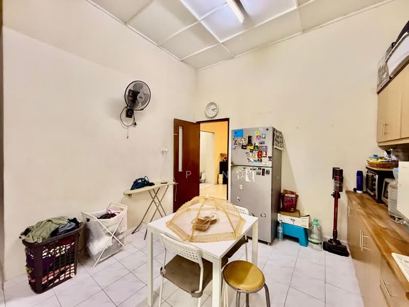1-storey Terraced House for Sale in Taman Tun Dr Ismail (Kuala Lumpur) - Yin Peng . - Kitchen - PropertyGuru.com.my