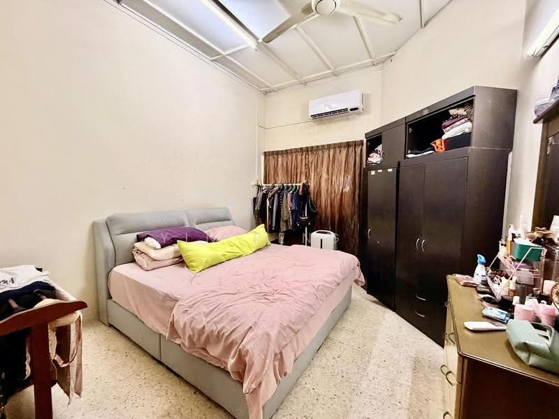 1-storey Terraced House for Sale in Taman Tun Dr Ismail (Kuala Lumpur) - Yin Peng . - Bedroom - PropertyGuru.com.my