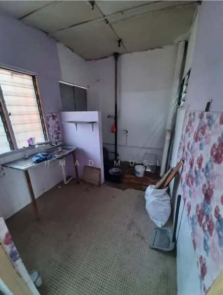Rumah Flat untuk Dijual di Taman Batu Permai - Ahmad Muslim - Kitchen - PropertyGuru.com.my