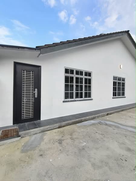 1-storey Terraced House for Sale in Taman Johor Jaya (Johor Bahru) - Desmond Lai - Exterior - PropertyGuru.com.my
