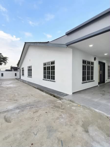 1-storey Terraced House for Sale in Taman Johor Jaya (Johor Bahru) - Desmond Lai - Exterior - PropertyGuru.com.my