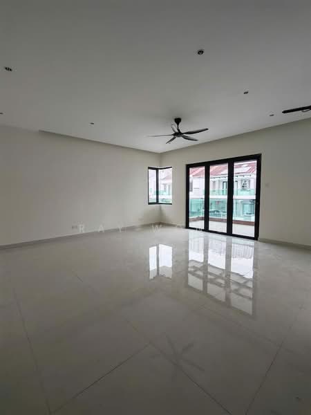 Rumah Teres 2-Tingkat untuk Dijual di Setia Tropika (Johor Bahru) - Ray Wong - Living Room - PropertyGuru.com.my