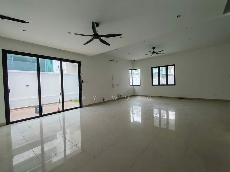 Rumah Teres 2-Tingkat untuk Dijual di Setia Tropika (Johor Bahru) - Ray Wong - Living Room - PropertyGuru.com.my